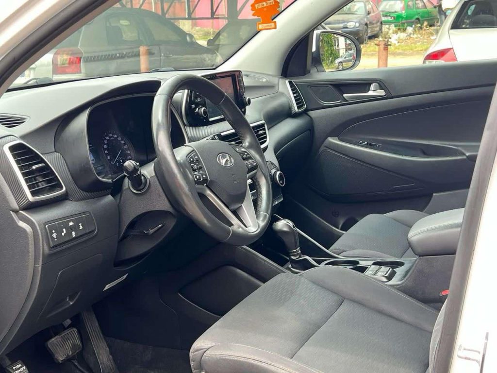 47ebc8a9-ef06-42a1-b62d-50853bf584af