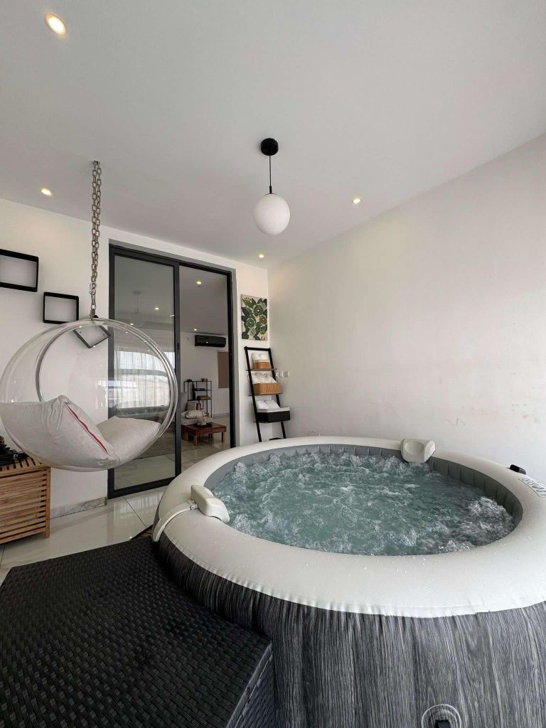 ece9d9bd-2784-417d-9b1b-8d5c4ecc01b3