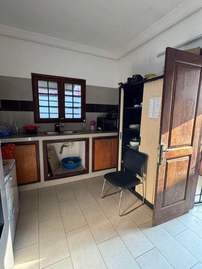 b4b700e9-0683-4832-9f33-259875cc8326