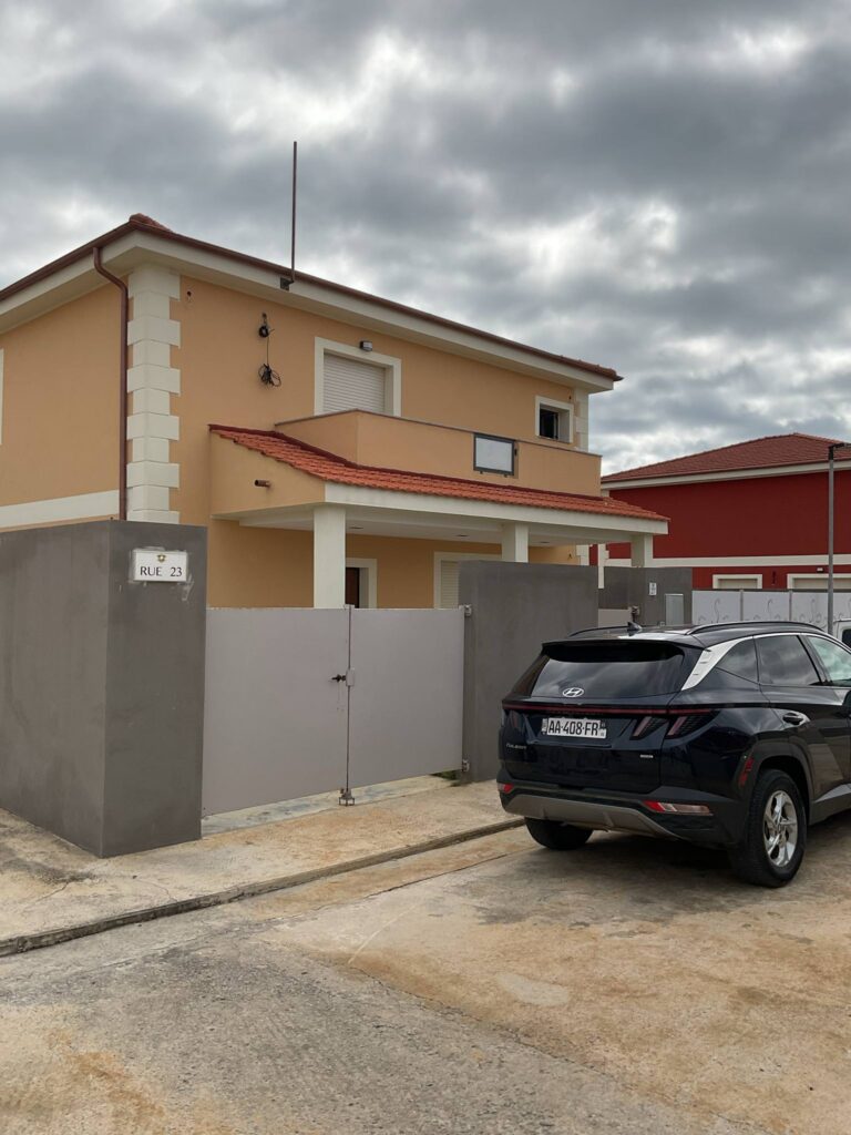 2cabf03f-ca06-4a98-a757-ac3d69a62859